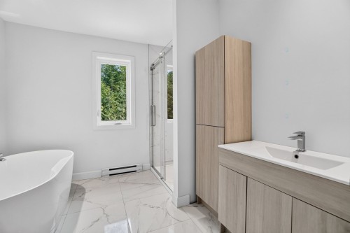 Salle de bains - 301 Ch. Du Quartier-Du-Cerf, Saint-Côme, QC - Indoor Photo Showing Bathroom
