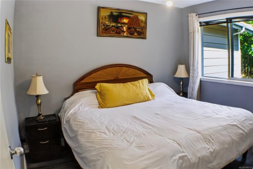 #2-906 Admirals Rd, Esquimalt, BC 