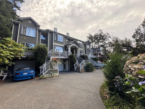#2-906 Admirals Rd, Esquimalt, BC 