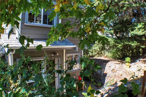 #2-906 Admirals Rd, Esquimalt, BC 