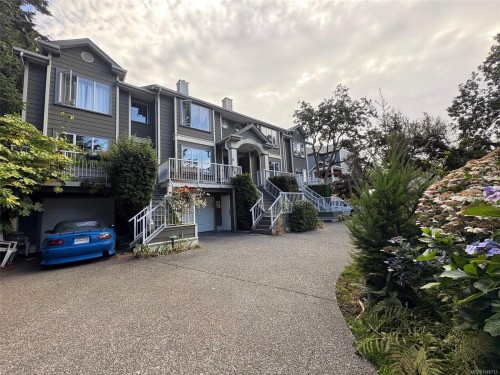 #2-906 Admirals Rd, Esquimalt, BC 