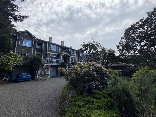 #2-906 Admirals Rd, Esquimalt, BC 
