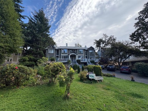 #2-906 Admirals Rd, Esquimalt, BC 