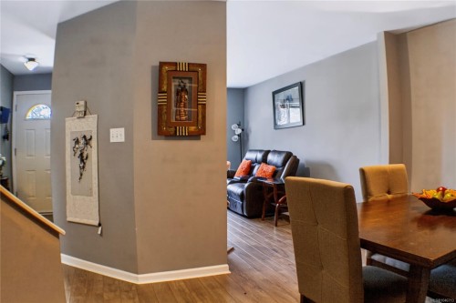 #2-906 Admirals Rd, Esquimalt, BC 