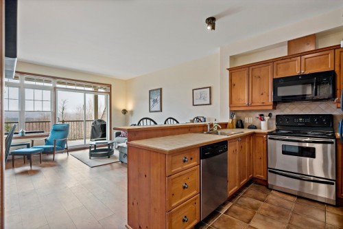 Kitchen - 4-225 Rue Du Mont-Plaisant, Mont-Tremblant, QC - Indoor Photo Showing Kitchen With Double Sink