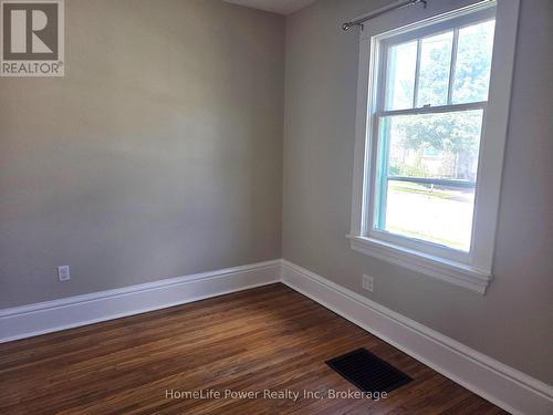 25 MENZIE AVENUE , Guelph (St. Patrick's Ward), Ontario N1E 5X8 5