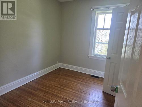 25 MENZIE AVENUE , Guelph (St. Patrick's Ward), Ontario N1E 5X8 4