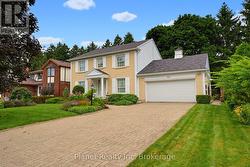 106 THORNDALE PLACE  Waterloo, ON N2L 5Y8