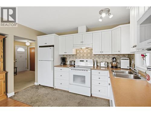1339 Richter Street, Kelowna, BC - Indoor Photo Showing Kitchen With Double Sink