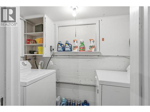 1339 Richter Street, Kelowna, BC - Indoor Photo Showing Laundry Room