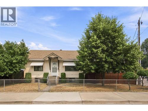1339 Richter Street, Kelowna, BC - Outdoor With Facade