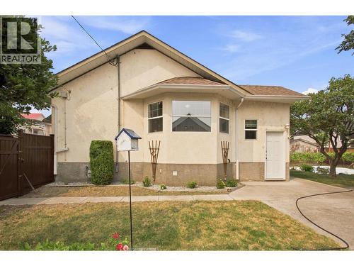 1339 Richter Street, Kelowna, BC - Outdoor
