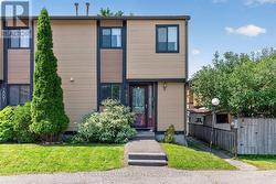 7009 BILBERRY DRIVE Ottawa, ON K1C 2C2