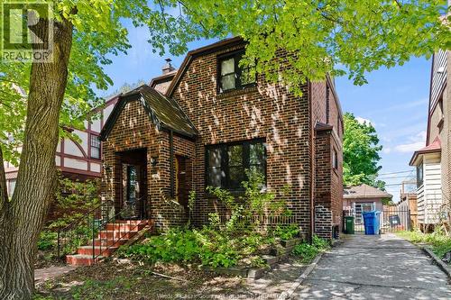 3056 Alexander AVENUE  Windsor, ON N9C 1G5