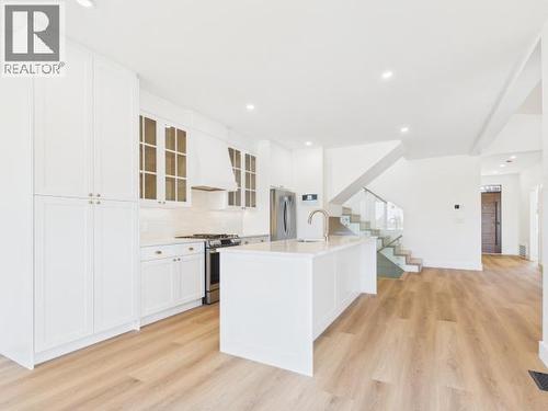 4835 Lesley Cres, Powell River, BC - Indoor Photo Showing Kitchen With Upgraded Kitchen
