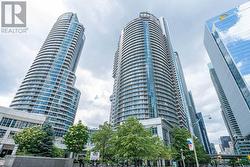 2206 - 8 YORK STREET  Toronto, ON M5J 2Y2