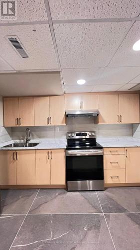 1534 Hollywell Avenue, Mississauga, ON - Indoor Photo Showing Kitchen With Double Sink