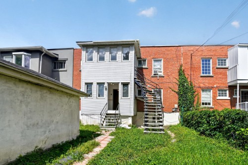 Courtyard - 8948 Rue St-Hubert, Montréal (Ahuntsic-Cartierville), QC - Outdoor