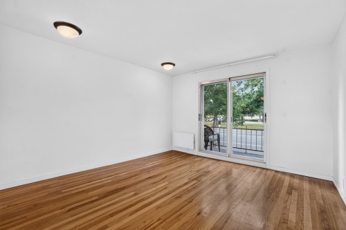 Living Room - 8948 Rue St-Hubert, Montréal (Ahuntsic-Cartierville), QC - Indoor Photo Showing Other Room