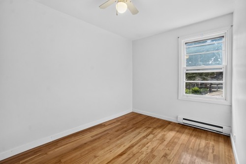 Bedroom - 8948 Rue St-Hubert, Montréal (Ahuntsic-Cartierville), QC - Indoor Photo Showing Other Room
