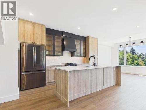4839 Lesley Cres, Powell River, BC - Indoor Photo Showing Kitchen With Upgraded Kitchen