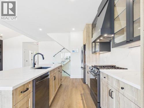 4839 Lesley Cres, Powell River, BC - Indoor Photo Showing Kitchen With Upgraded Kitchen
