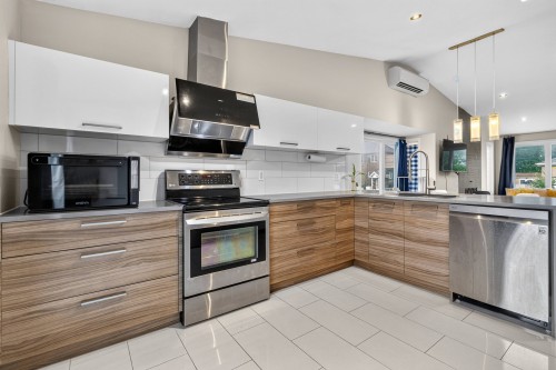 Cuisine - 407 Ch. Des Prairies, Brossard, QC - Indoor Photo Showing Kitchen