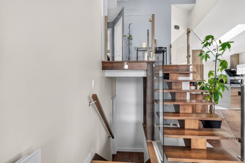 Escalier - 407 Ch. Des Prairies, Brossard, QC - Indoor Photo Showing Other Room