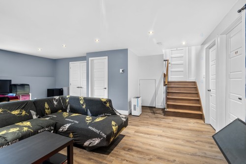 Salle familiale - 407 Ch. Des Prairies, Brossard, QC - Indoor