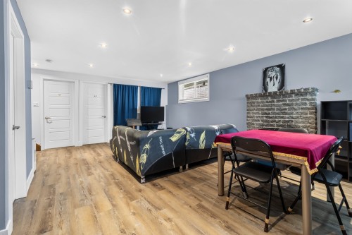 Salle familiale - 407 Ch. Des Prairies, Brossard, QC - Indoor