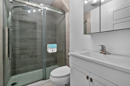 Salle de bains - 407 Ch. Des Prairies, Brossard, QC - Indoor Photo Showing Bathroom