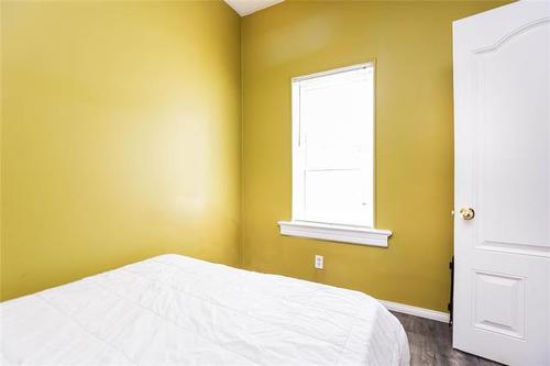 895 Alfred Ave, Winnipeg, MB - Indoor Photo Showing Bedroom