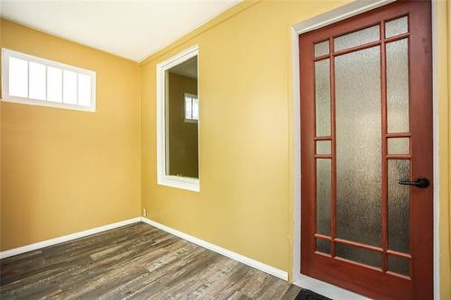 895 Alfred Ave, Winnipeg, MB - Indoor Photo Showing Other Room