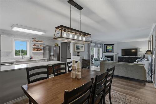308-70 Dunkirk Dr, Winnipeg, MB - Indoor Photo Showing Dining Room