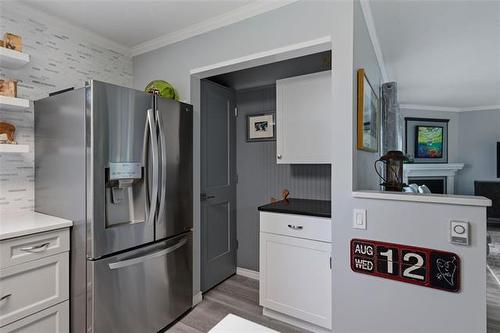 308-70 Dunkirk Dr, Winnipeg, MB - Indoor Photo Showing Kitchen
