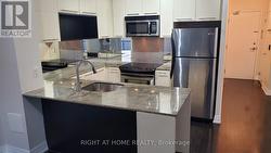2806 - 25 CARLTON STREET  Toronto, ON M5B 1L4