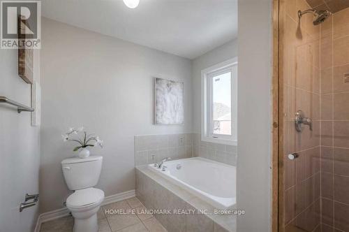 77 Reynolds Crescent, Aurora, ON - Indoor Photo Showing Bathroom
