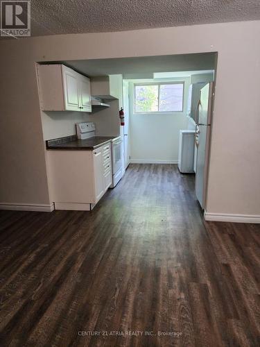 LOWER - 76 BERNICK DRIVE , Barrie, Ontario L4M 2V6 5