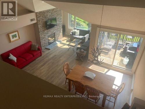 4 - 4421 BAYSIDE GRANDVIEW DRIVE , Huntsville, Ontario P1H 2N1 3