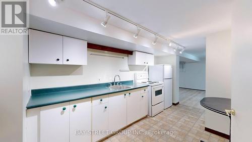 BASEMENT - 390 ROEHAMPTON AVENUE , Toronto, Ontario M4P 1S4 5