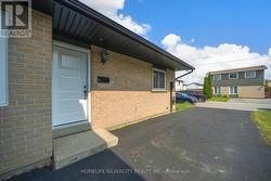 3 HAPSBURG SQUARE Brampton, ON L6S 1Y7