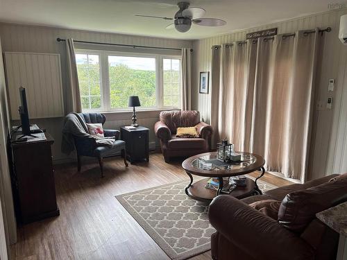 4367 Highway 105 Highway, South Haven, NS - Indoor Photo Showing Living Room