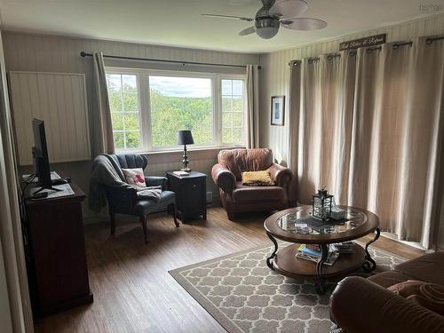 4367 Highway 105 Highway, South Haven, NS - Indoor Photo Showing Living Room