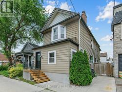 1303 WOODBINE AVENUE  Toronto, ON M4C 4E8