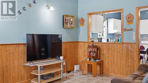 20 1/2 Lawrence Avenue, Cornwall, ON - Indoor Photo Showing Other Room