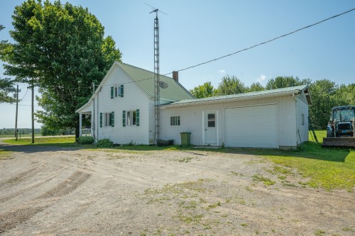 Cour - 89 Route 222, Sainte-Christine, QC 