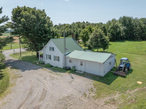 Cour - 89 Route 222, Sainte-Christine, QC 