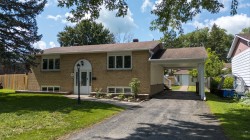 325 Rue Laporte  Vaudreuil-Dorion, QC J7V 6Z1