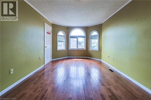 126 Fairington Crescent, Hamilton, ON - Indoor Photo Showing Other Room
