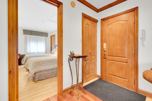 Hall d'entrée/Vestibule - 106-12A Rue Léonard, Saint-Sauveur, QC - Indoor Photo Showing Bedroom
